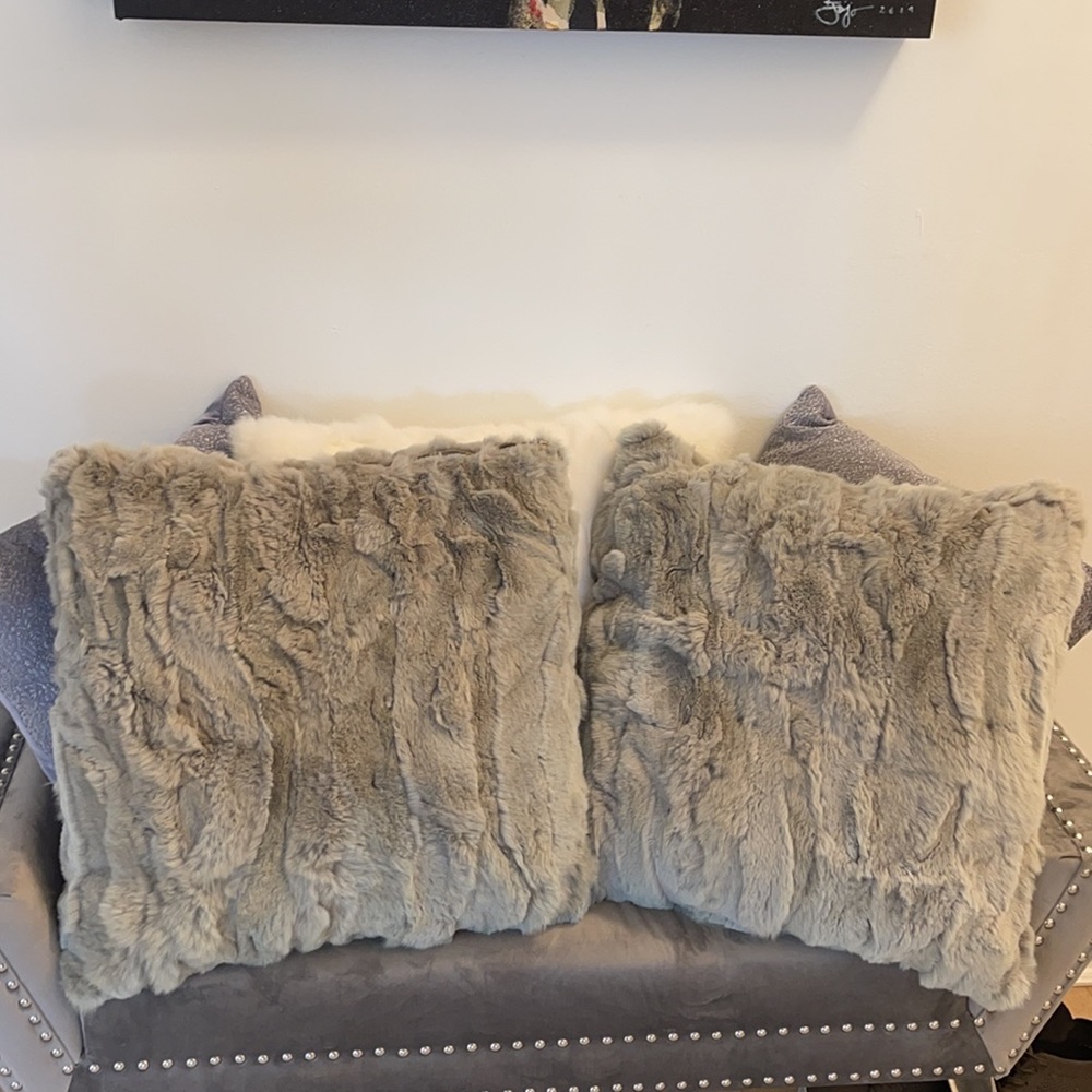 Adrienne Landau 100 real fur pillow, gray